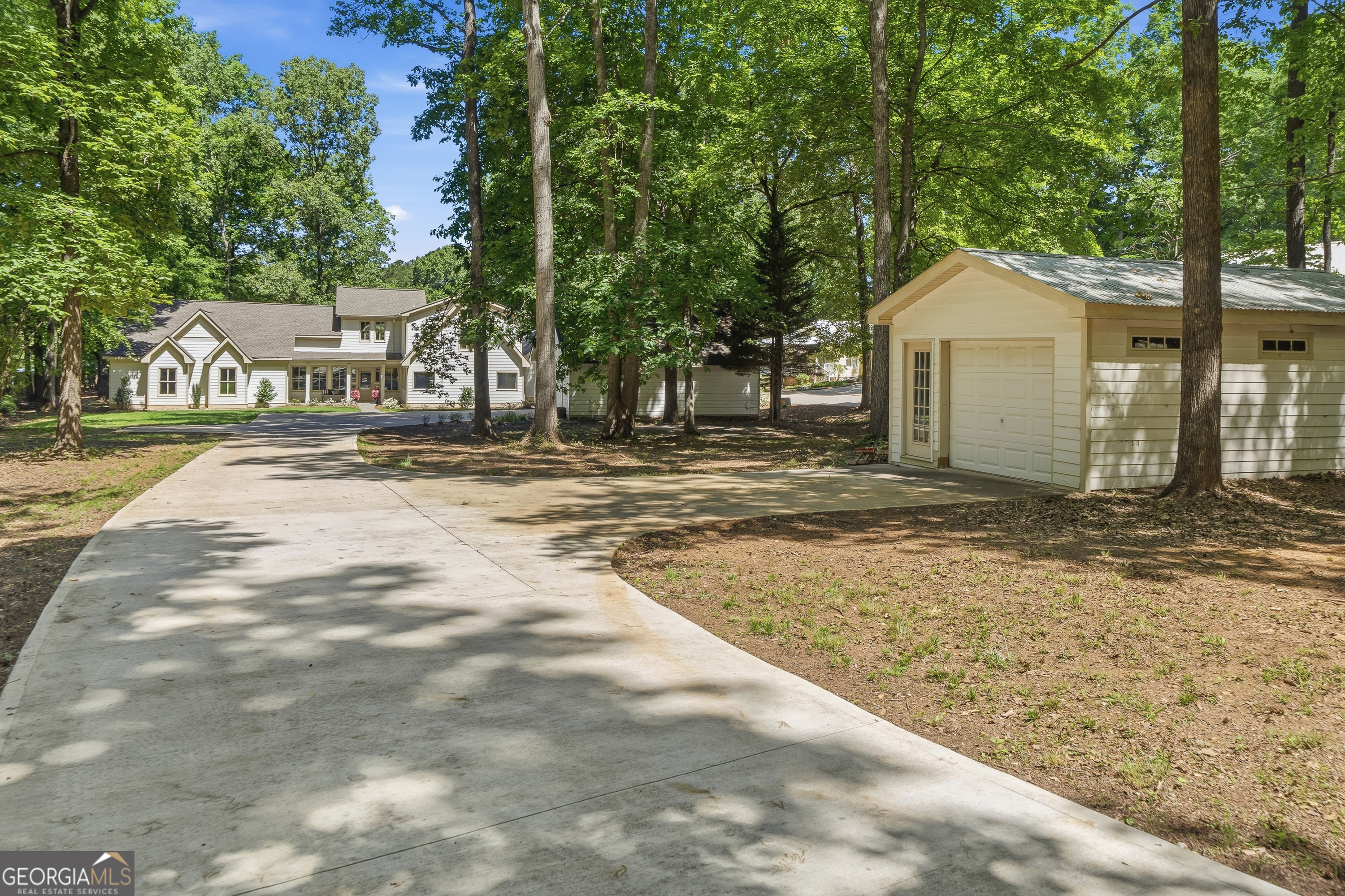 136 N Hidden Lake Drive Property Photo 3