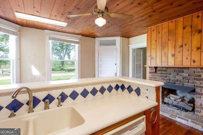 125 East Sewell Road Property Photo 10