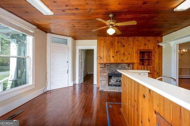 125 East Sewell Road Property Photo 17