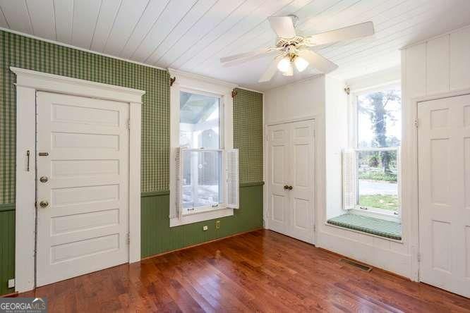 125 East Sewell Road Property Photo 22