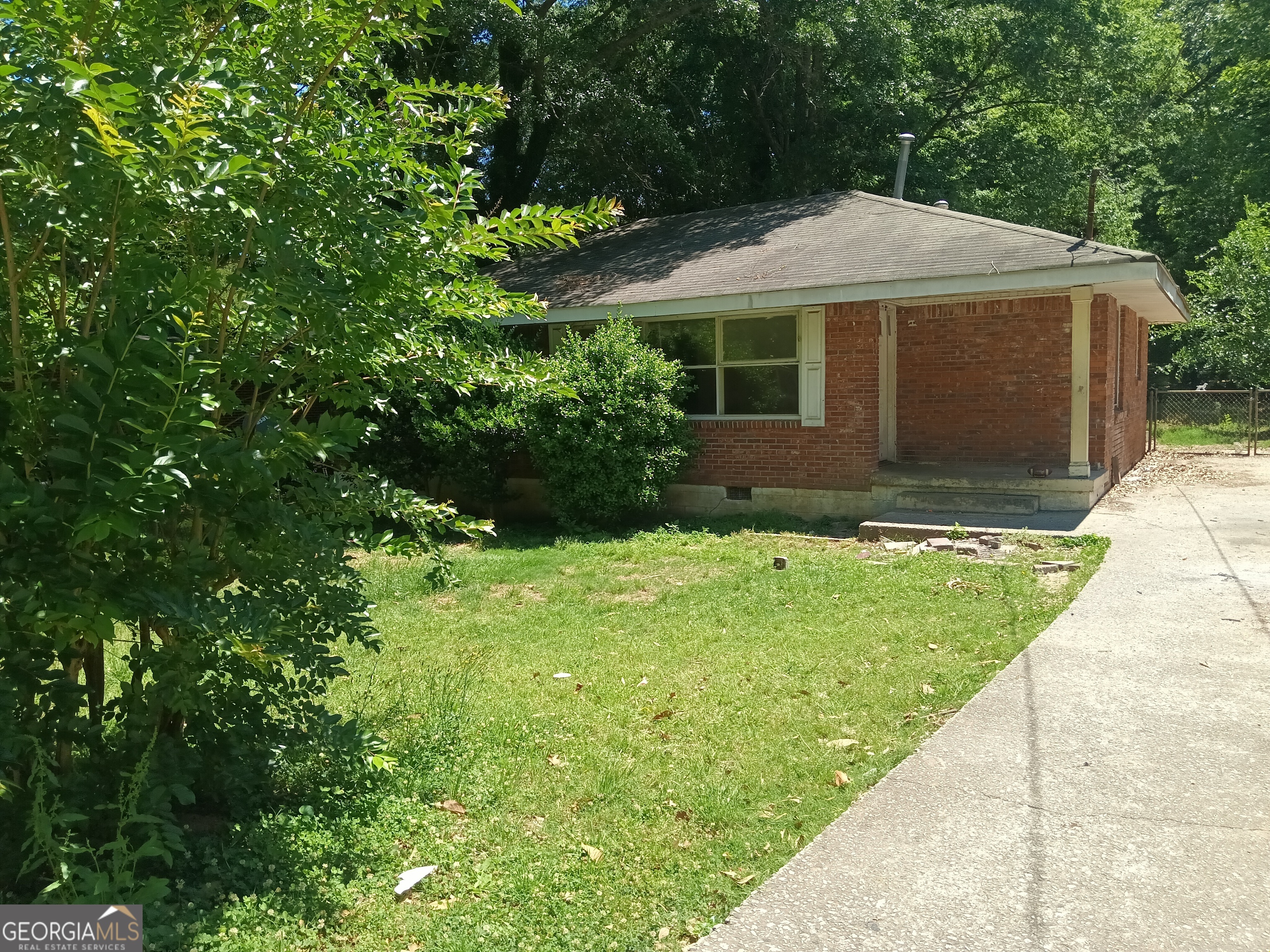 1238 Lloyd Drive Property Photo 1