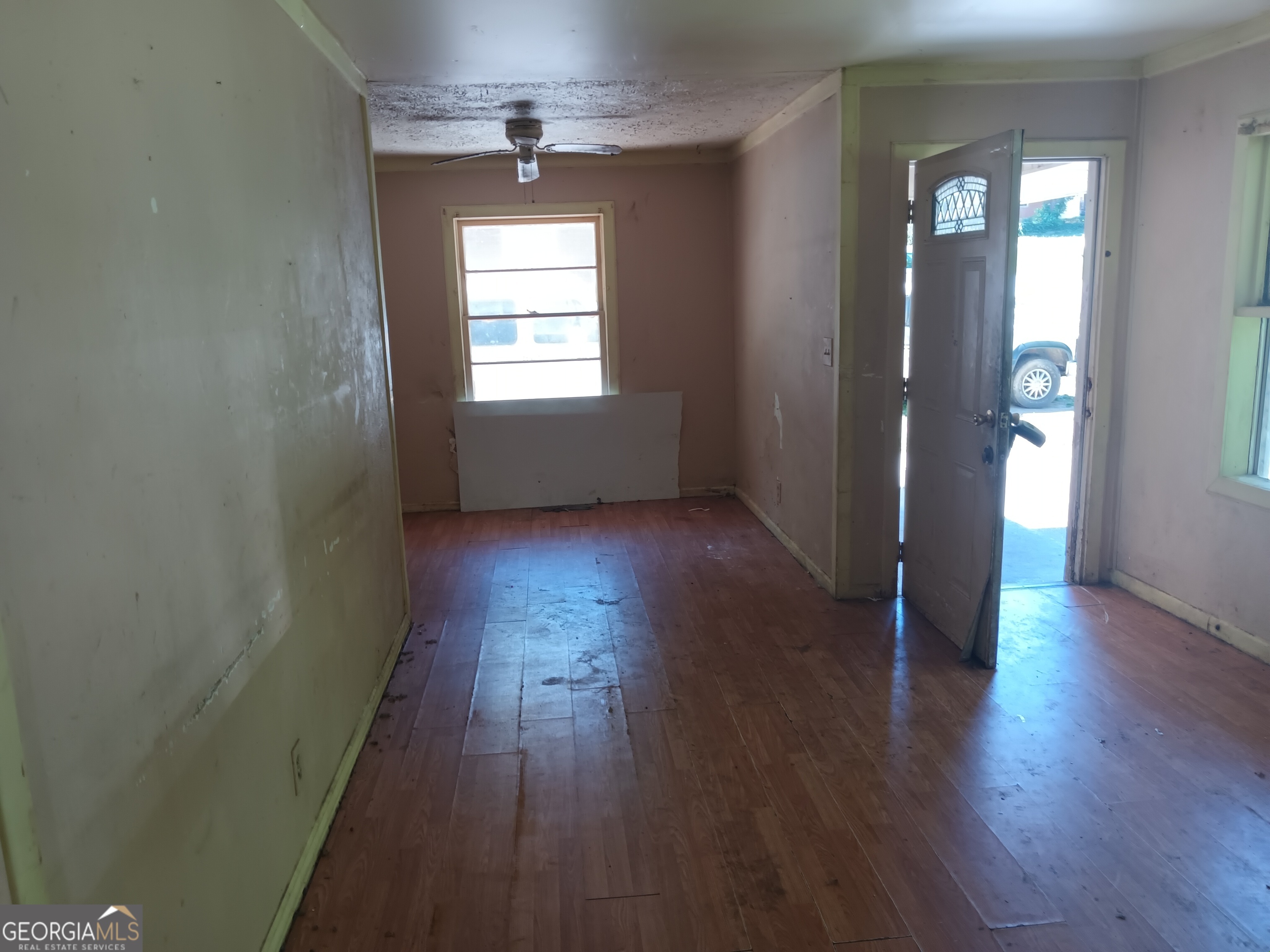 1238 Lloyd Drive Property Photo 3