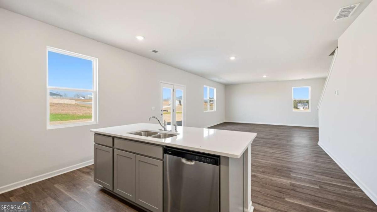 105 White Spruce Way Property Photo 10