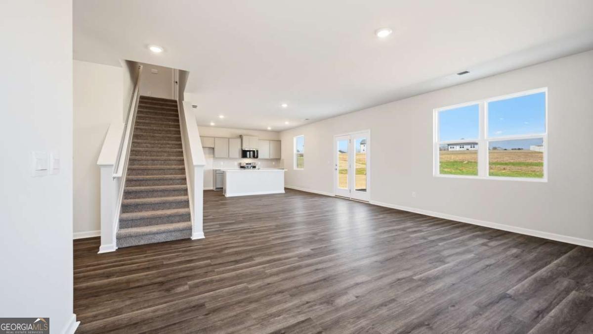 105 White Spruce Way Property Photo 12