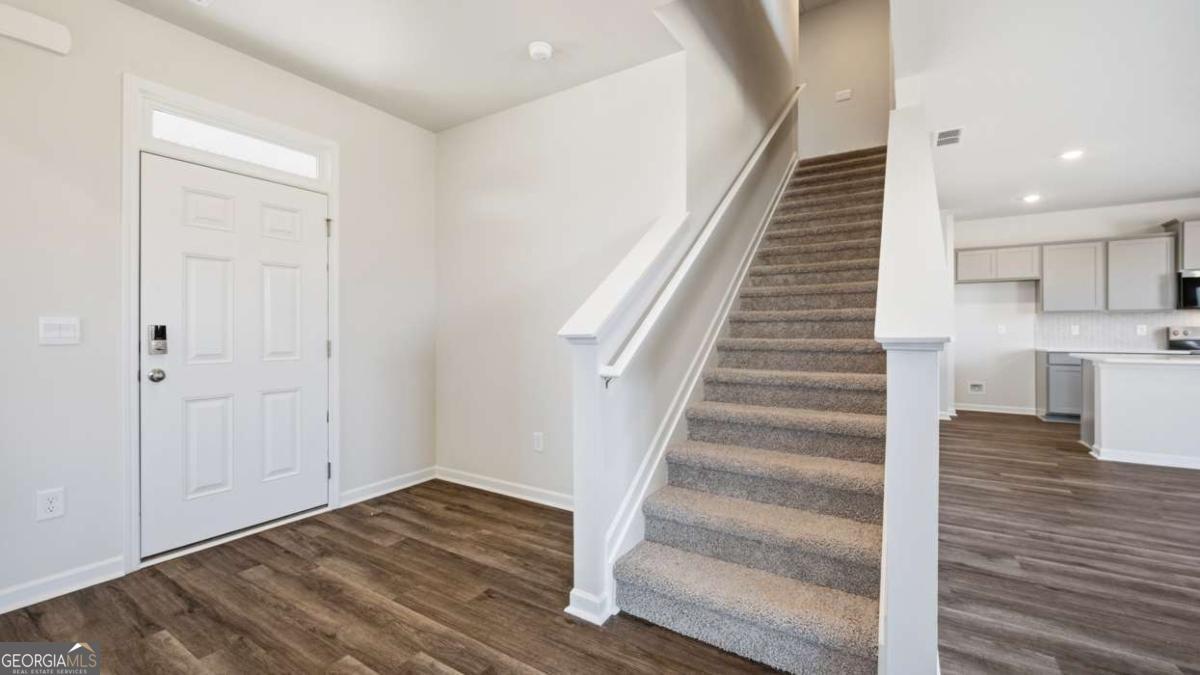 105 White Spruce Way Property Photo 13
