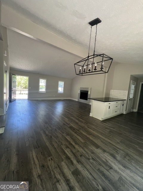 6061 Ridge Way Property Photo 4