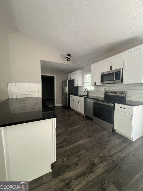 6061 Ridge Way Property Photo 5