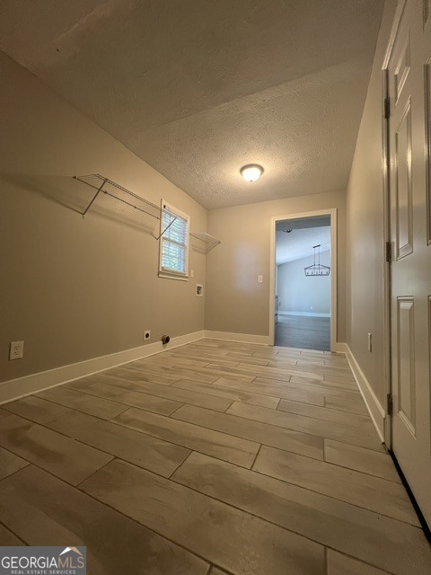 6061 Ridge Way Property Photo 9