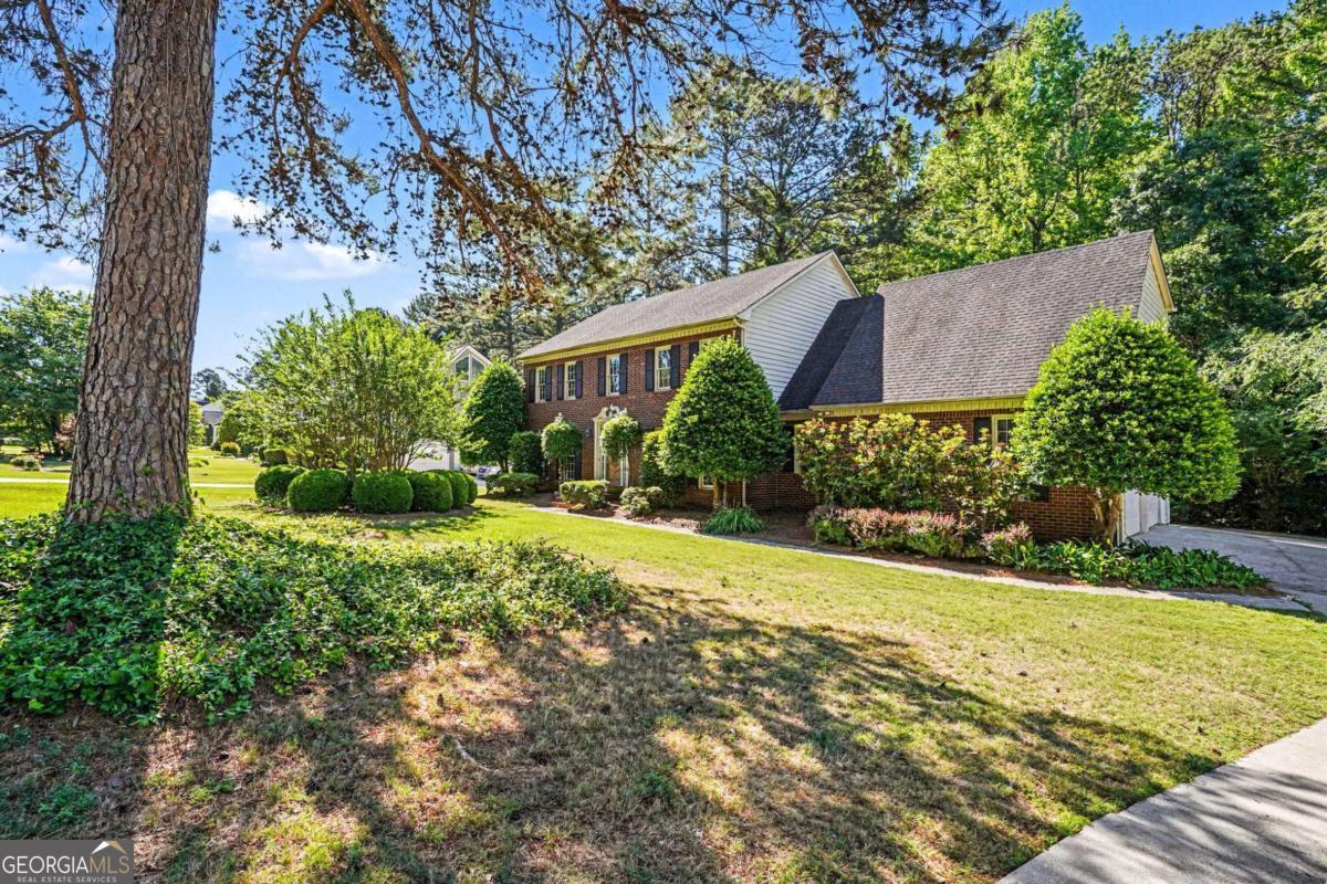 1632 Ellington Road Se Property Photo 2