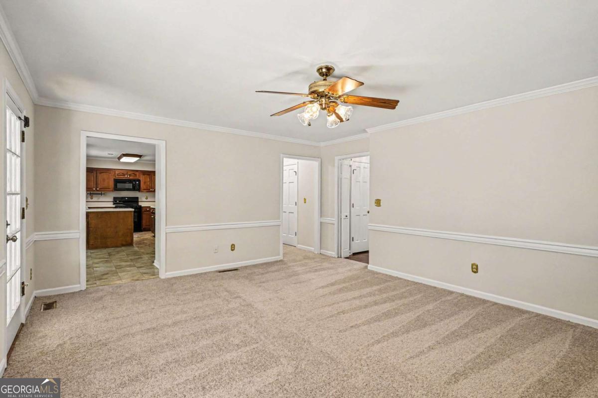 1632 Ellington Road Se Property Photo 10