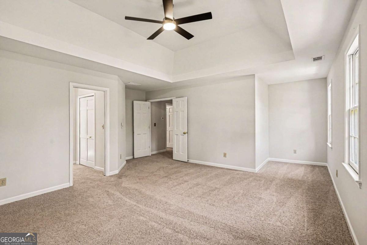 1632 Ellington Road Se Property Photo 20