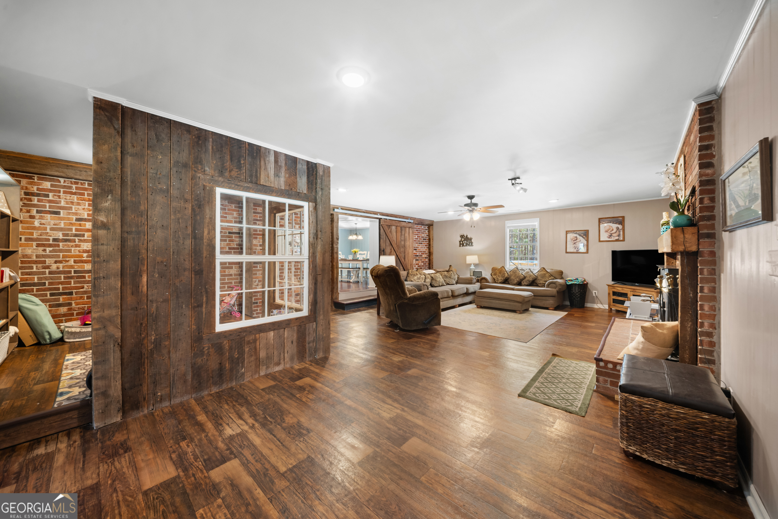 4562 Gip Road Property Photo 6
