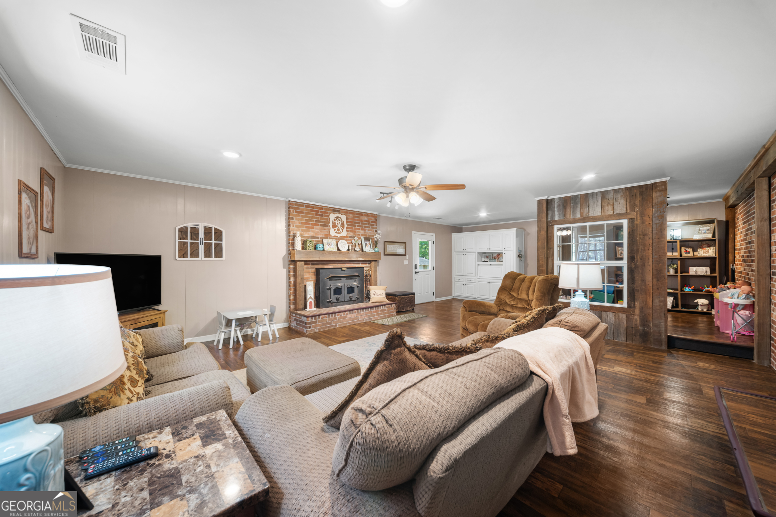 4562 Gip Road Property Photo 7