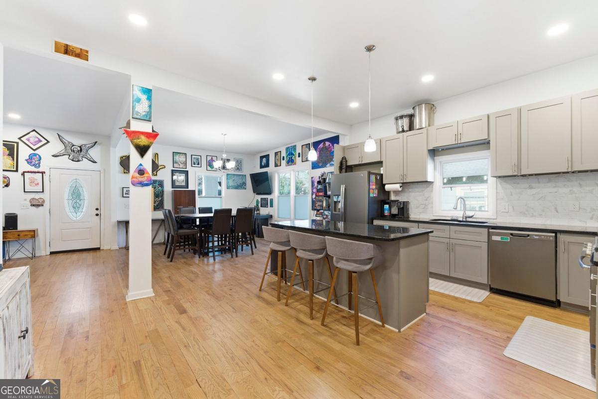 902 Gaston Street Sw Property Photo 2