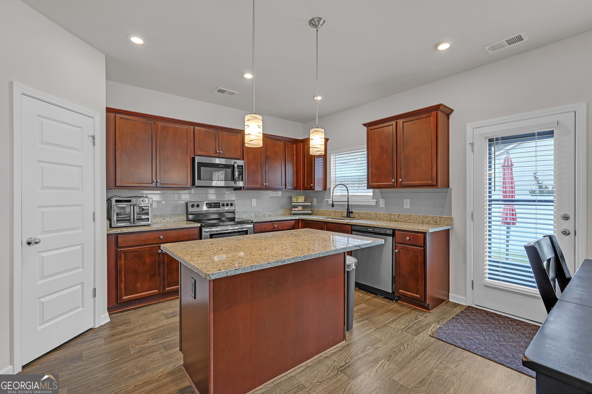 1159 Nantucket Way Property Photo 7