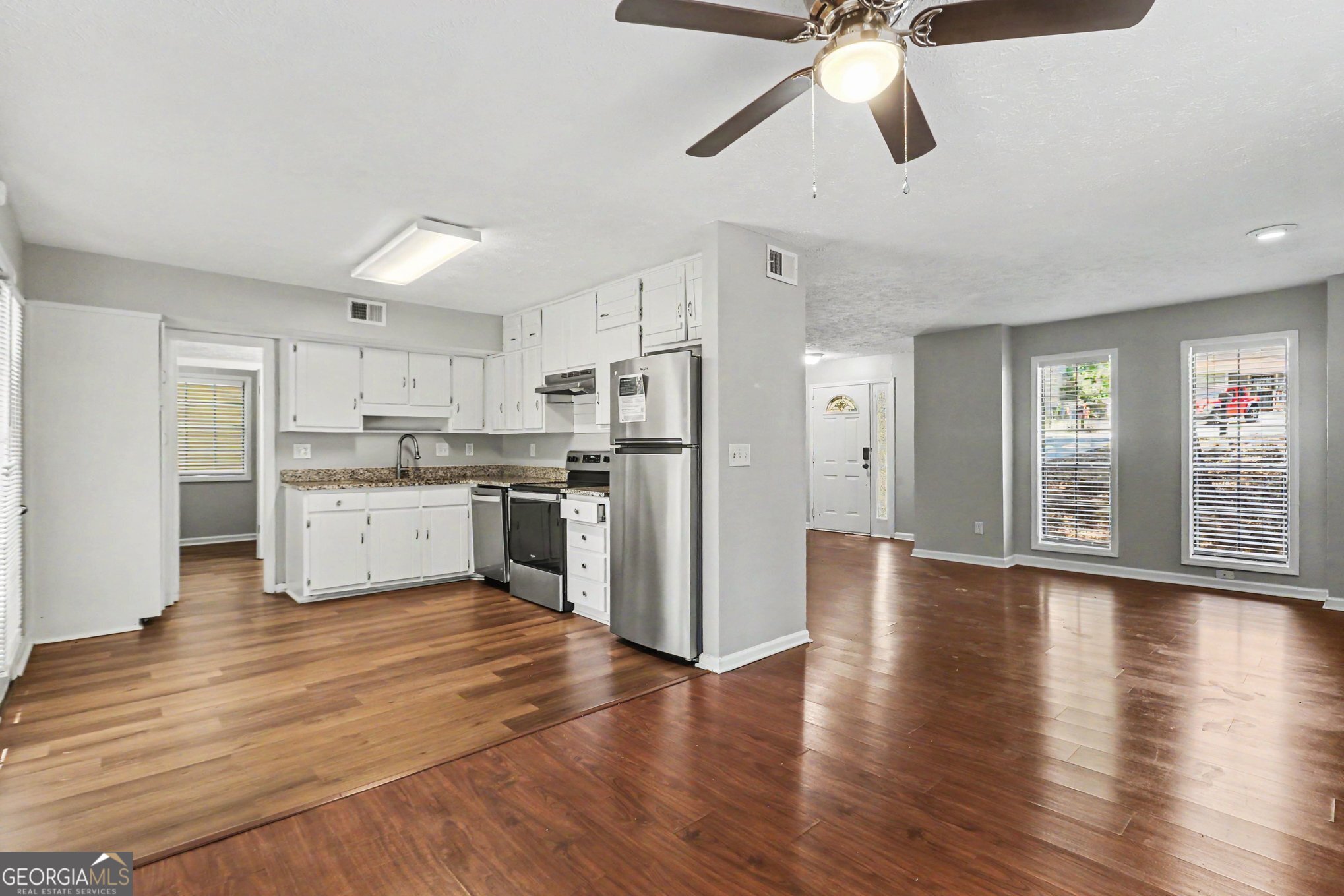 1012 Ascot Court Property Photo 6