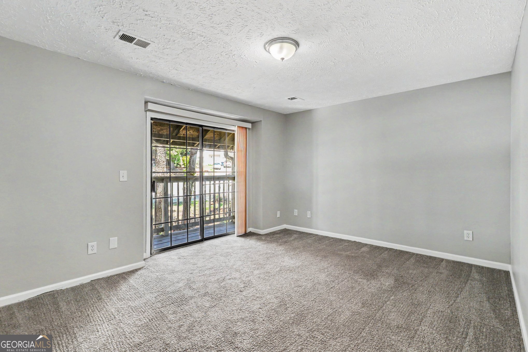 1012 Ascot Court Property Photo 10