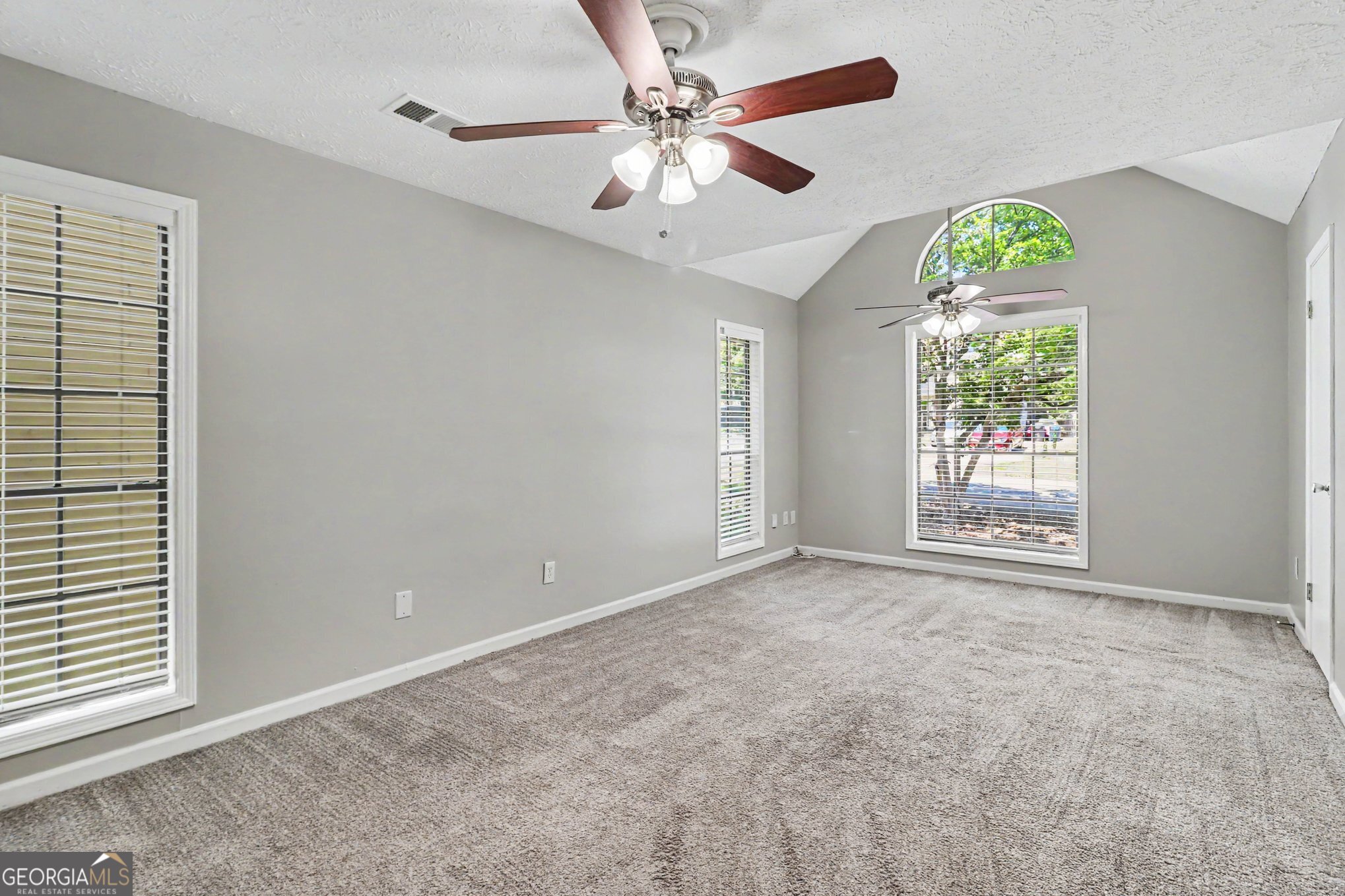 1012 Ascot Court Property Photo 12