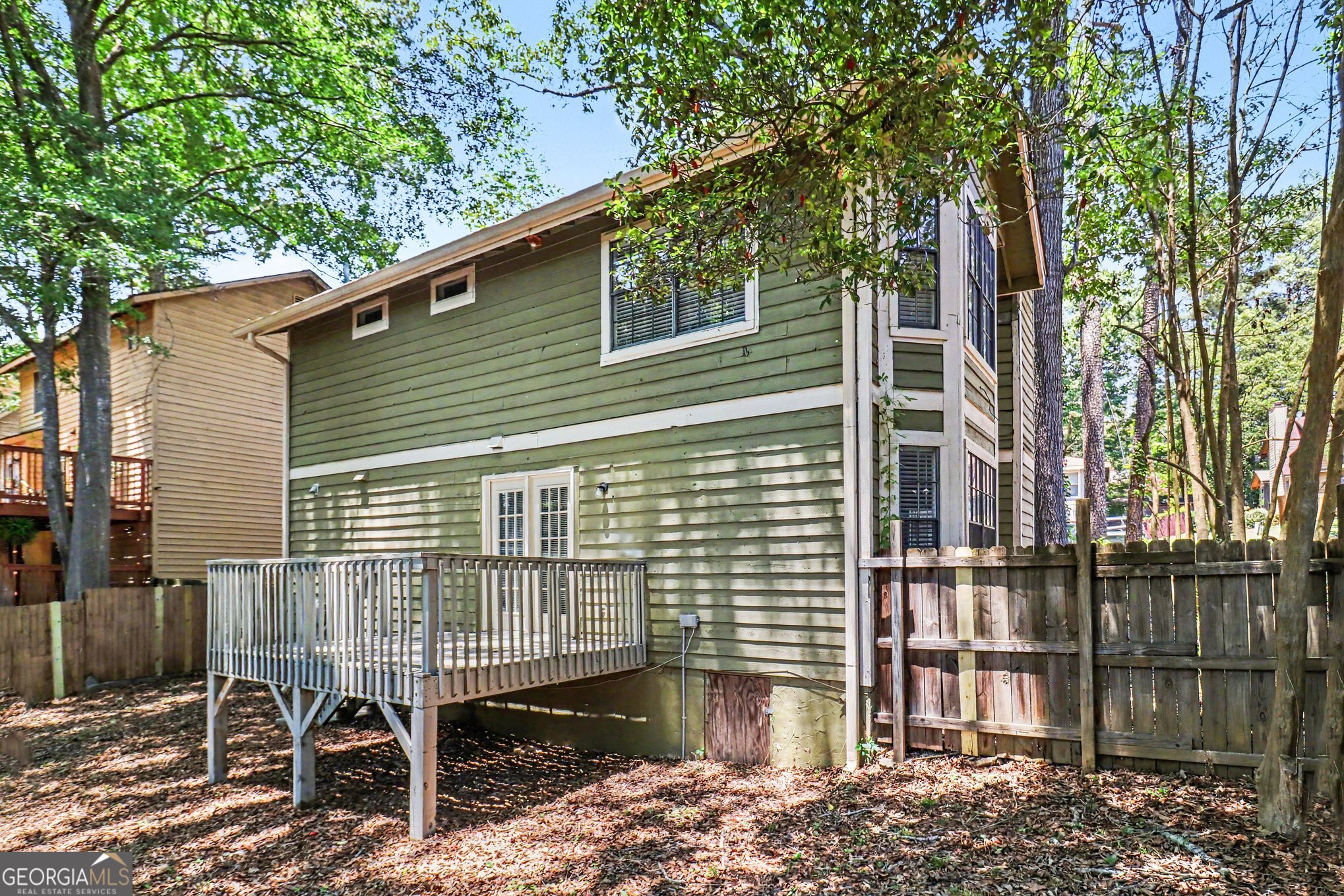 1012 Ascot Court Property Photo 18