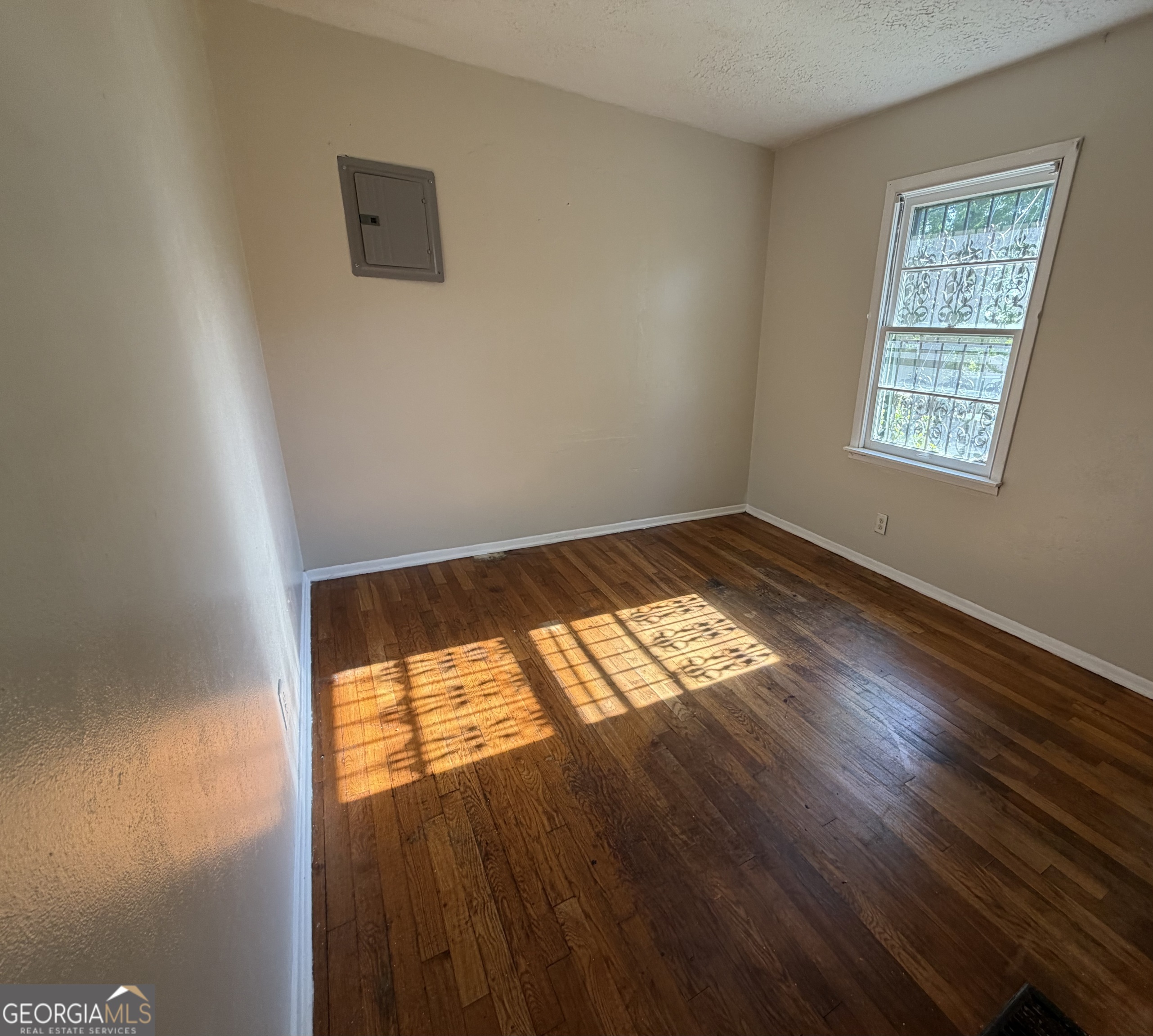 854 N 11th Avenue Property Photo 6