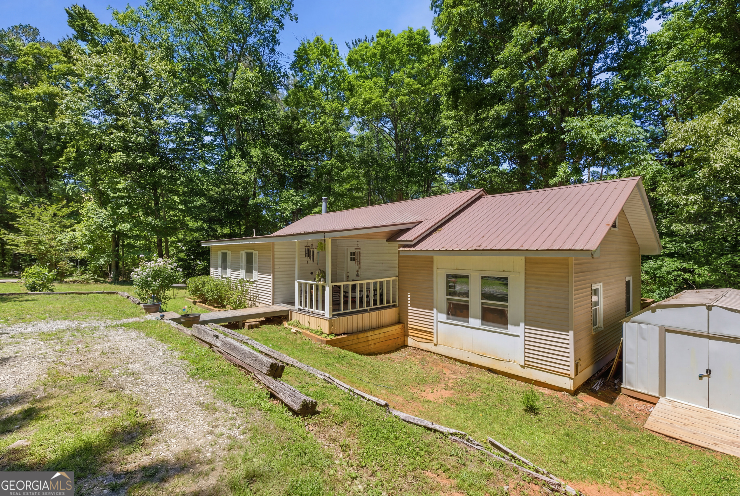 313 Pratten Drive Property Photo 1