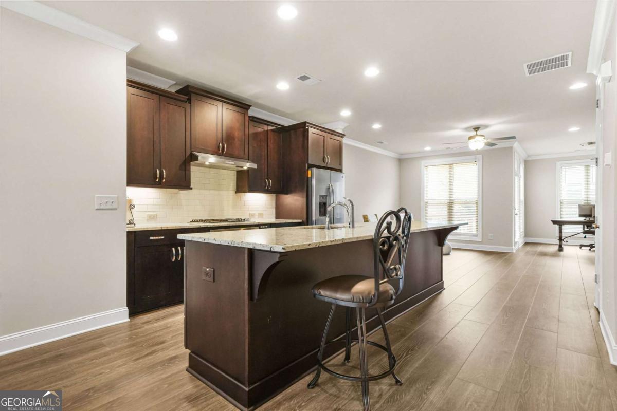 2207 Parkside Glen View Property Photo 4