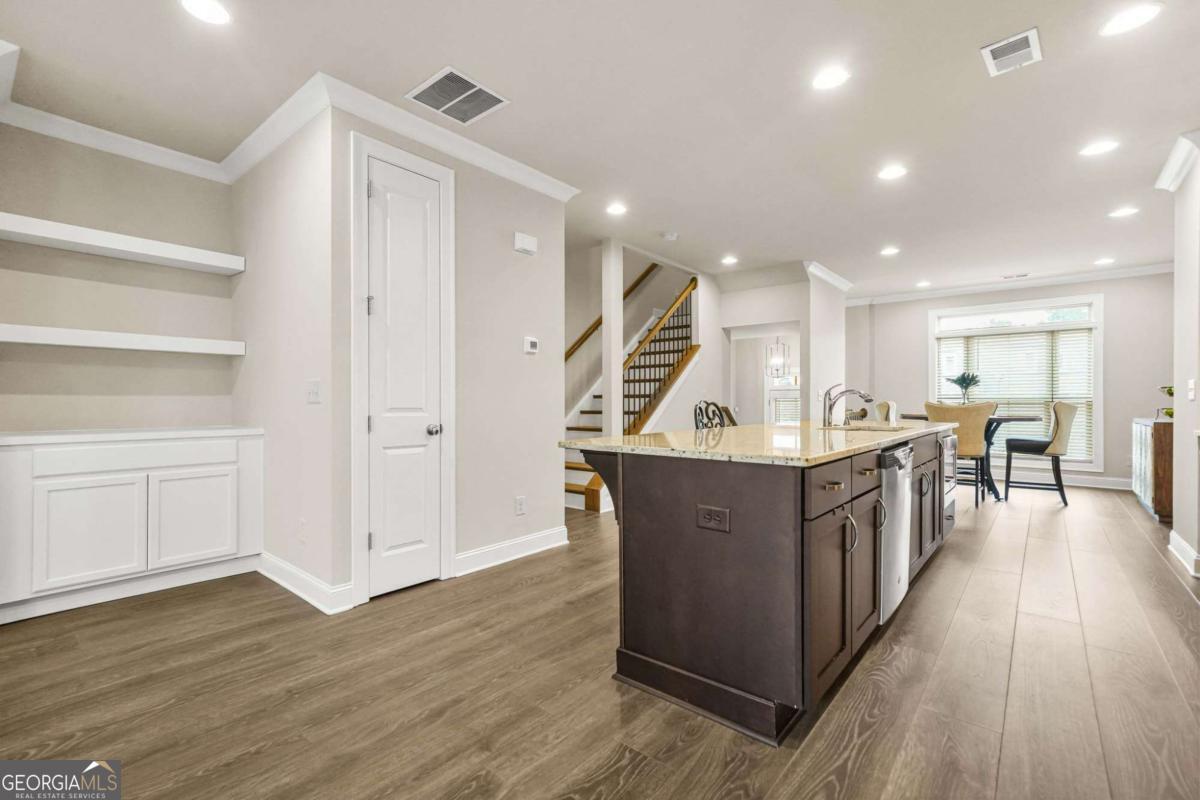 2207 Parkside Glen View Property Photo 8