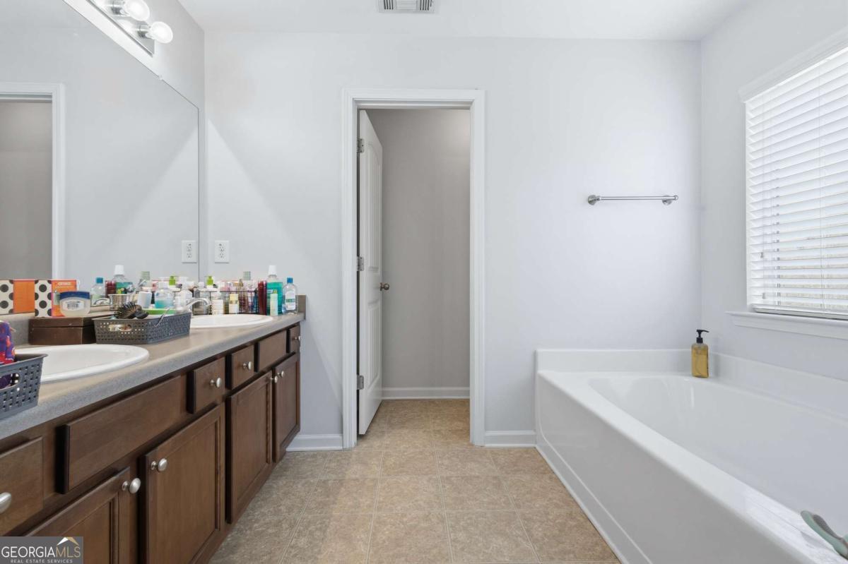 4241 Hidden Village Way Property Photo 13