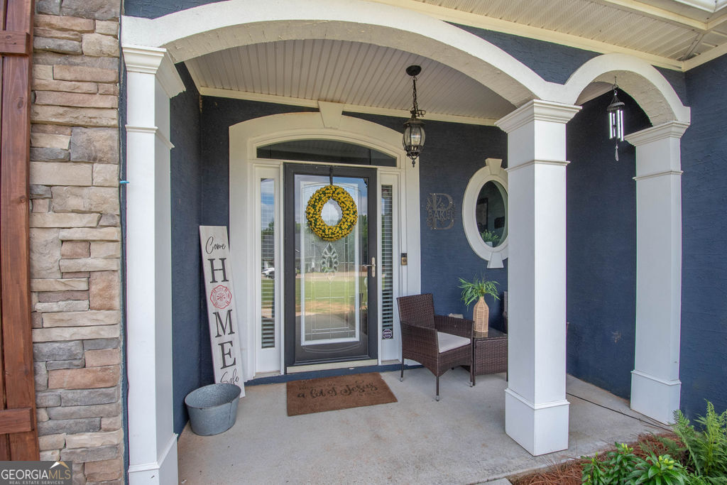 128 Windsor Court Property Photo 3