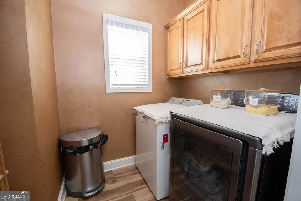 128 Windsor Court Property Photo 25