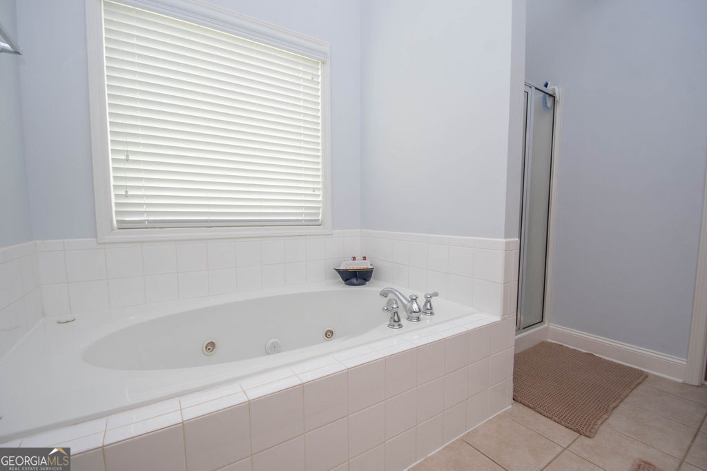 128 Windsor Court Property Photo 29