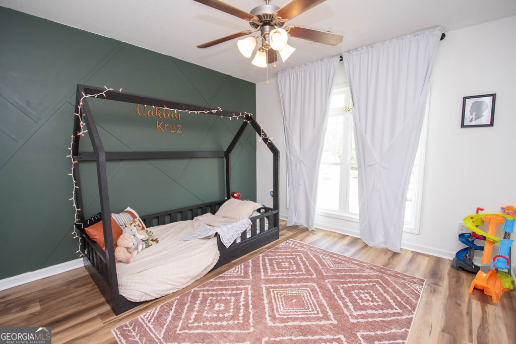 128 Windsor Court Property Photo 33