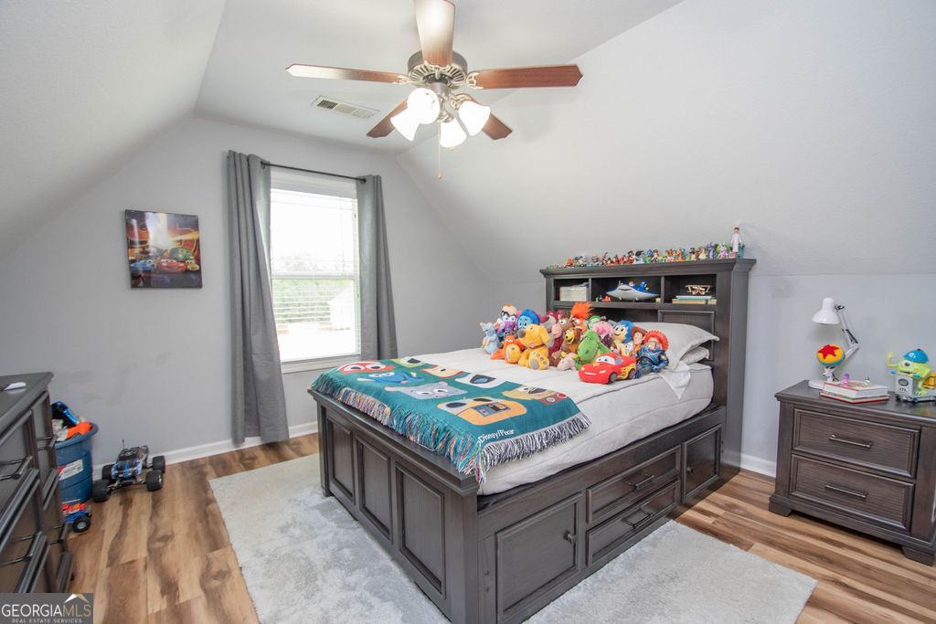 128 Windsor Court Property Photo 35