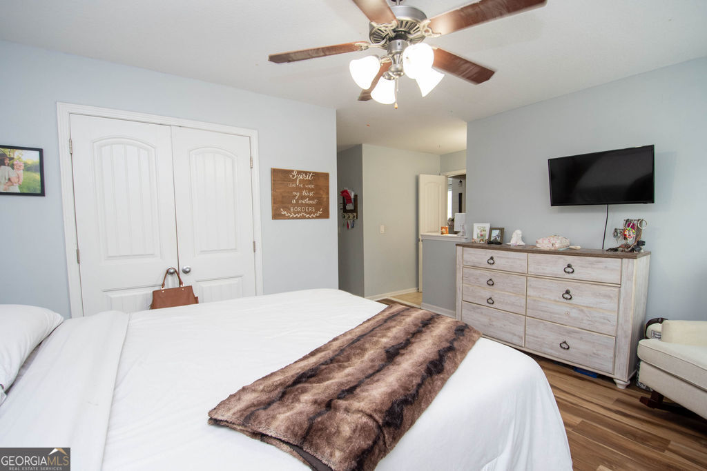 128 Windsor Court Property Photo 38