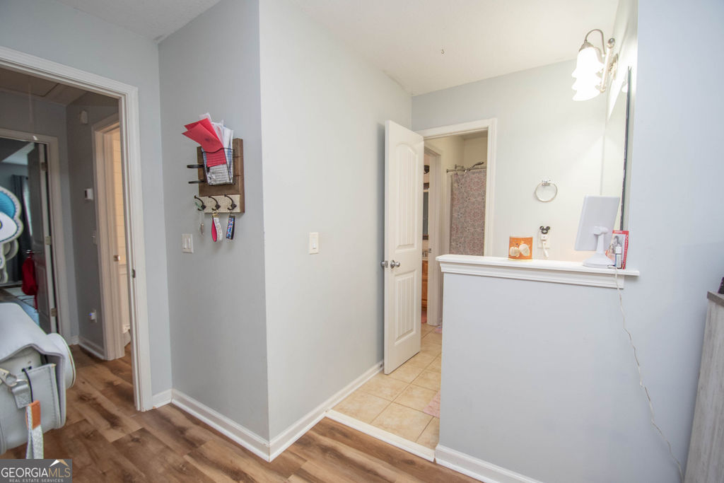 128 Windsor Court Property Photo 39