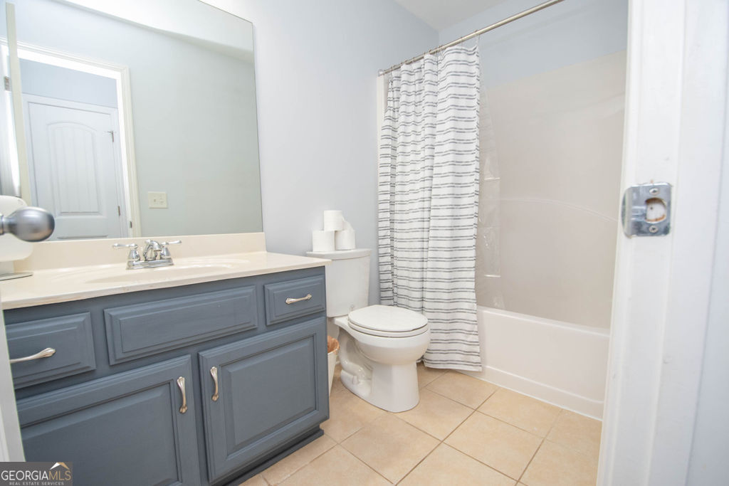 128 Windsor Court Property Photo 44
