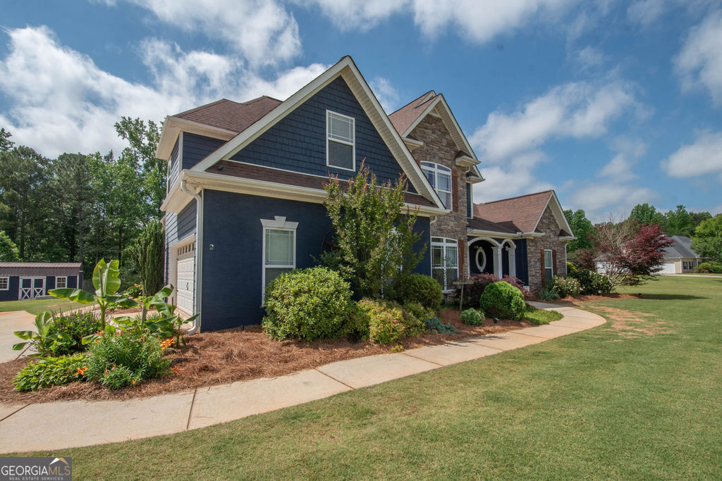 128 Windsor Court Property Photo 45
