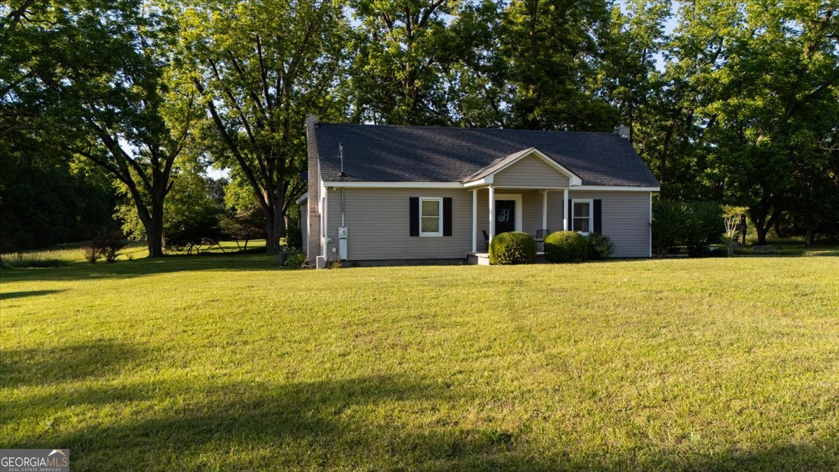 214 Howard Roberts Road Property Photo 2