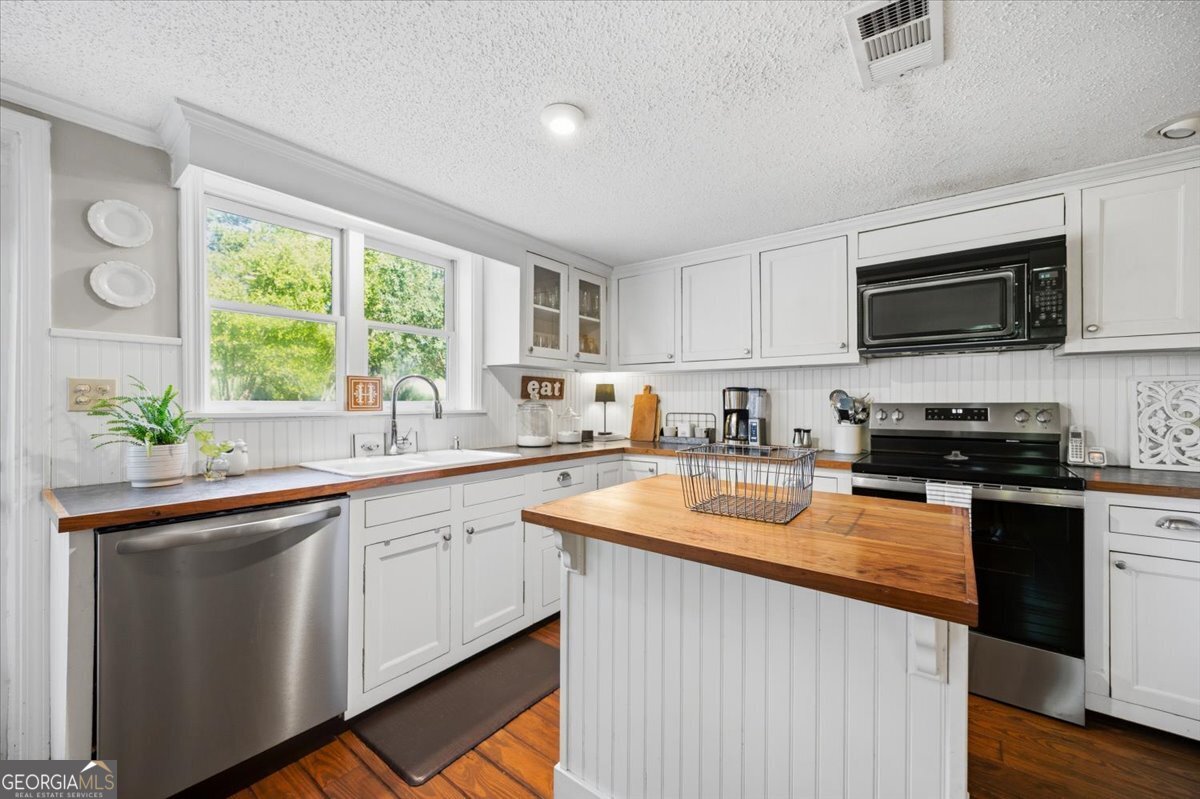 214 Howard Roberts Road Property Photo 11