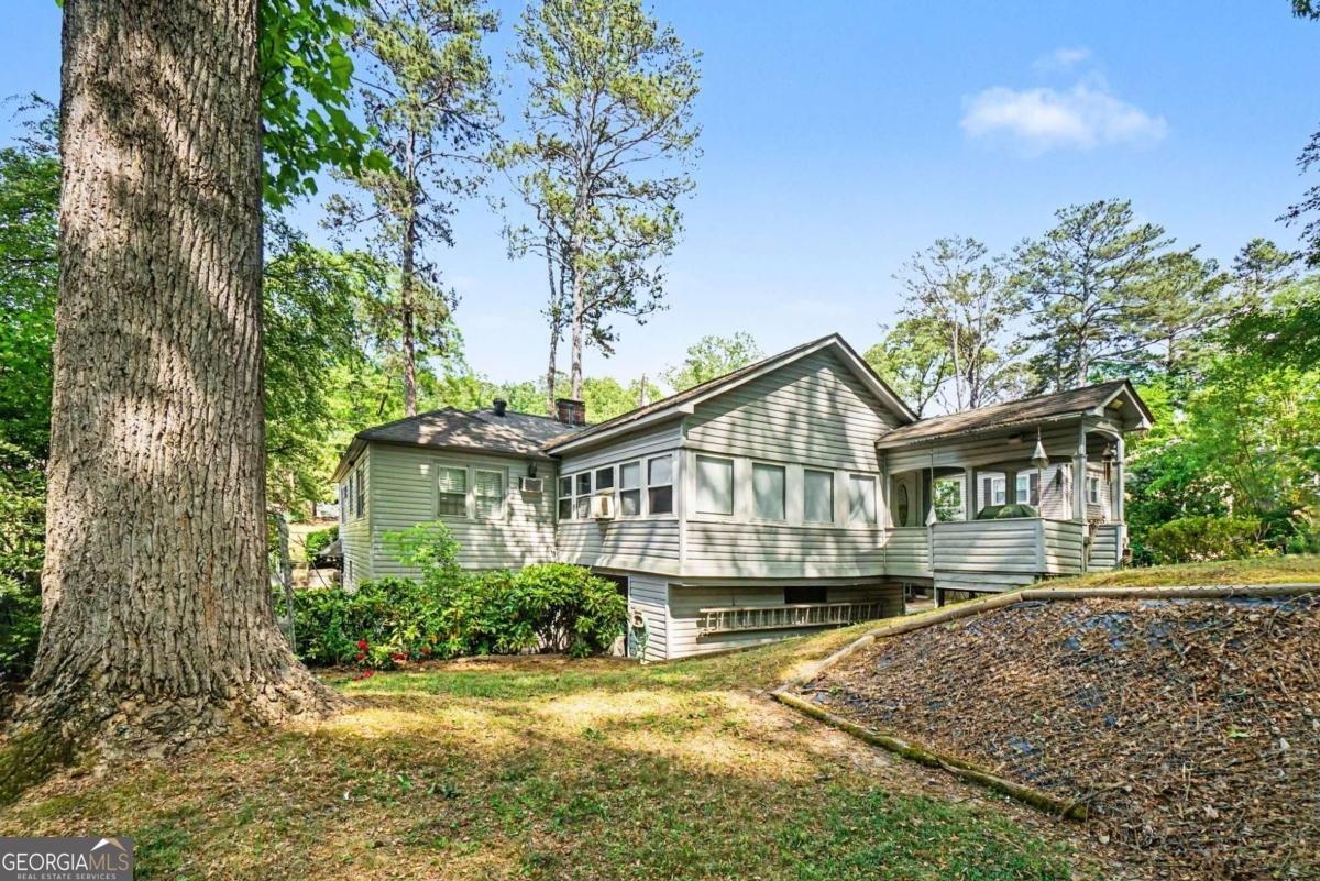 2088 E Roxboro Road Ne Property Photo 1