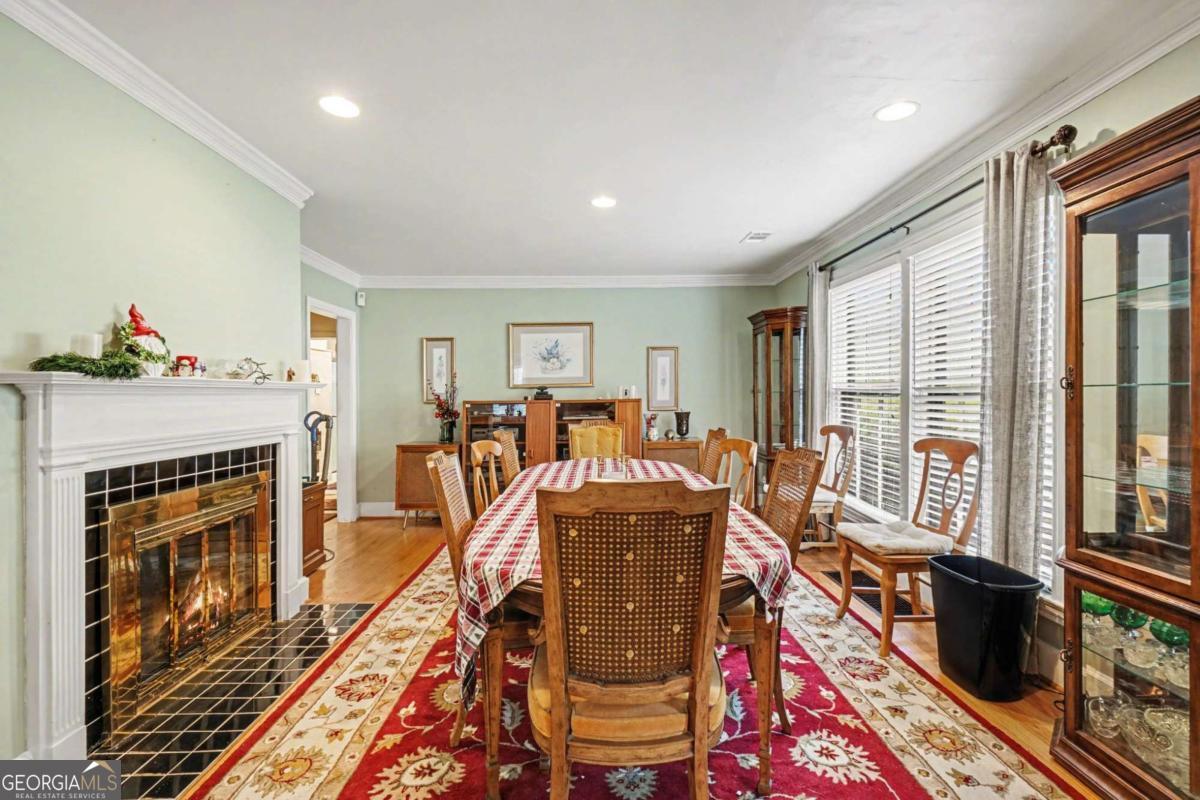 2088 E Roxboro Road Ne Property Photo 9