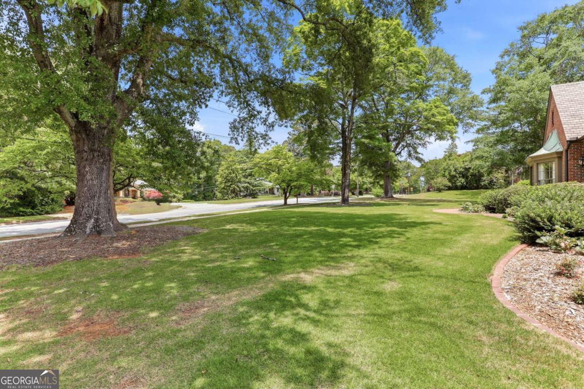 511 Dixon Drive Property Photo 6