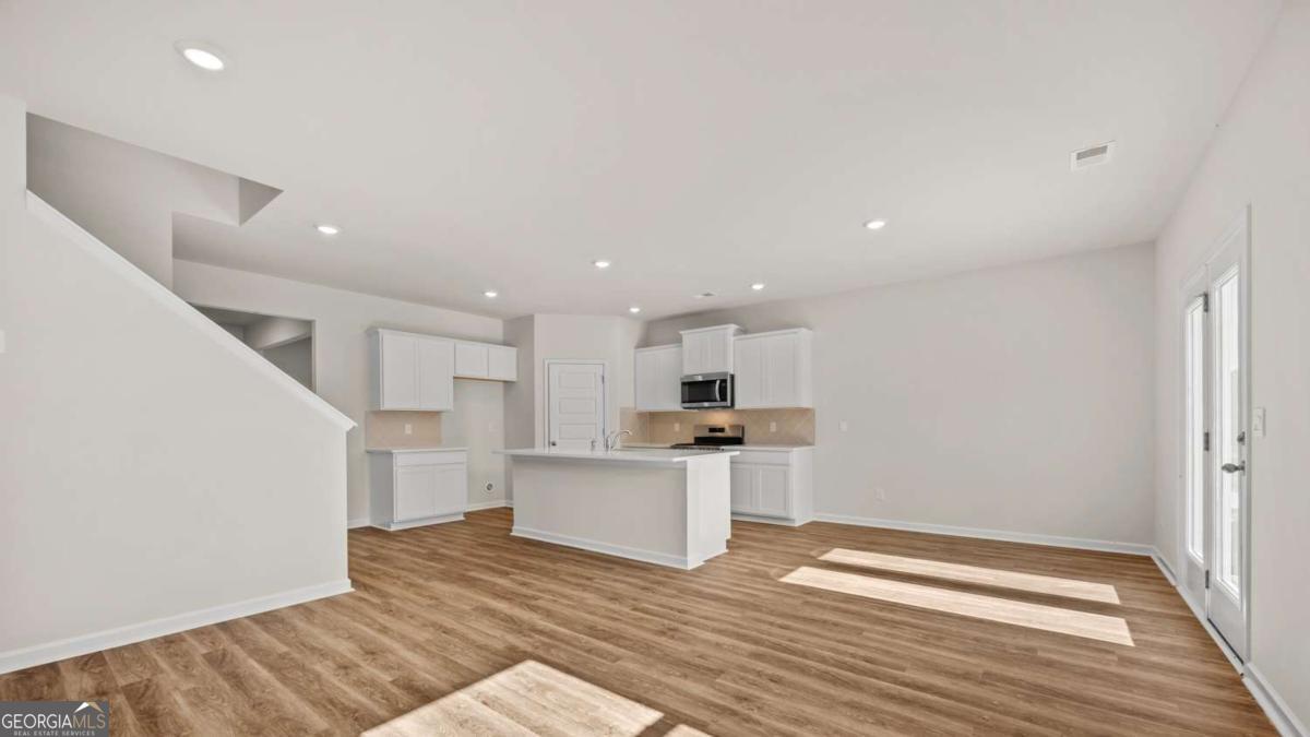 486 Abbott Road Property Photo 15