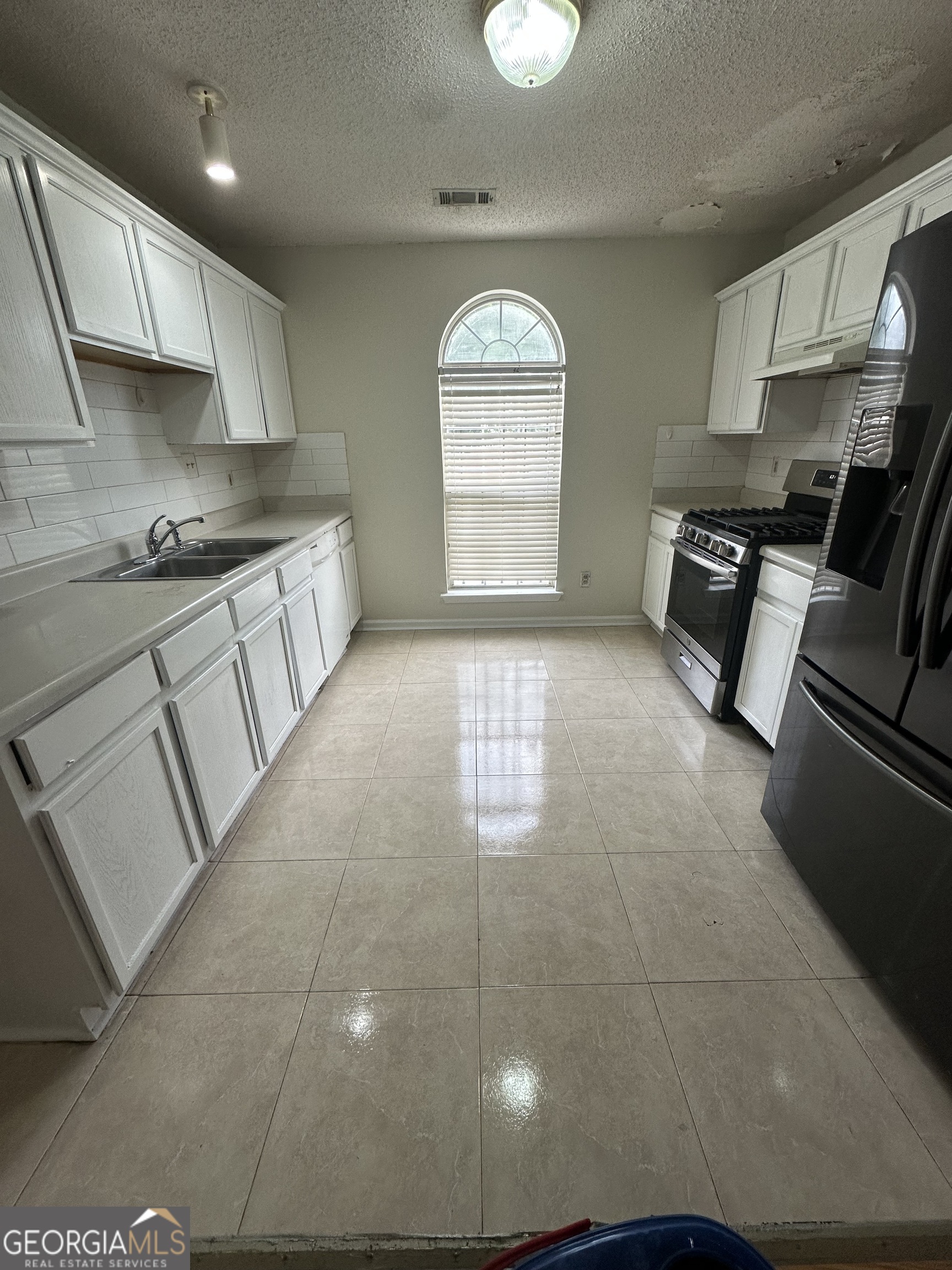 465 Eagles Crossing Circle Property Photo 3