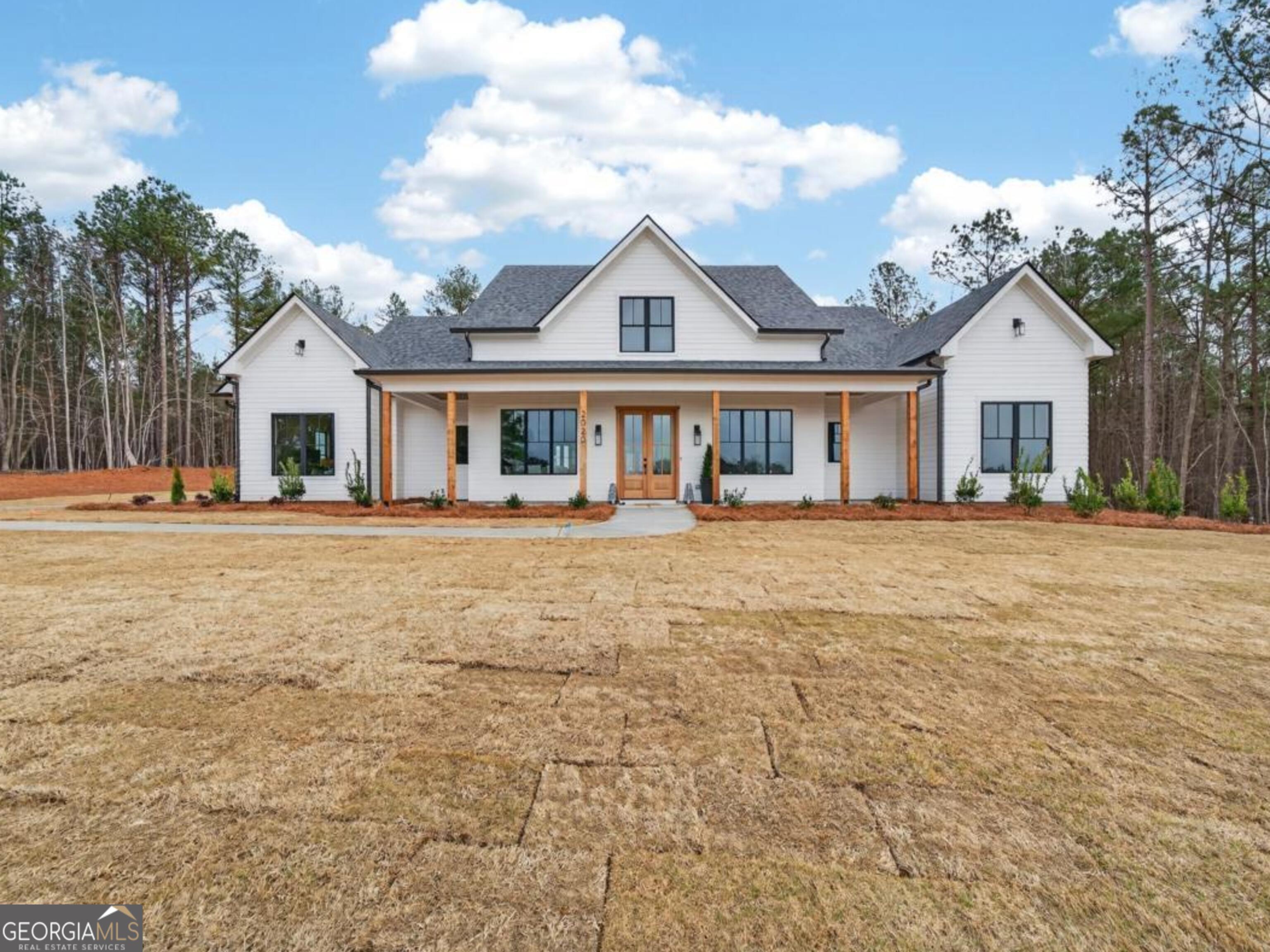 2020 Clearwater Drive Property Photo 1