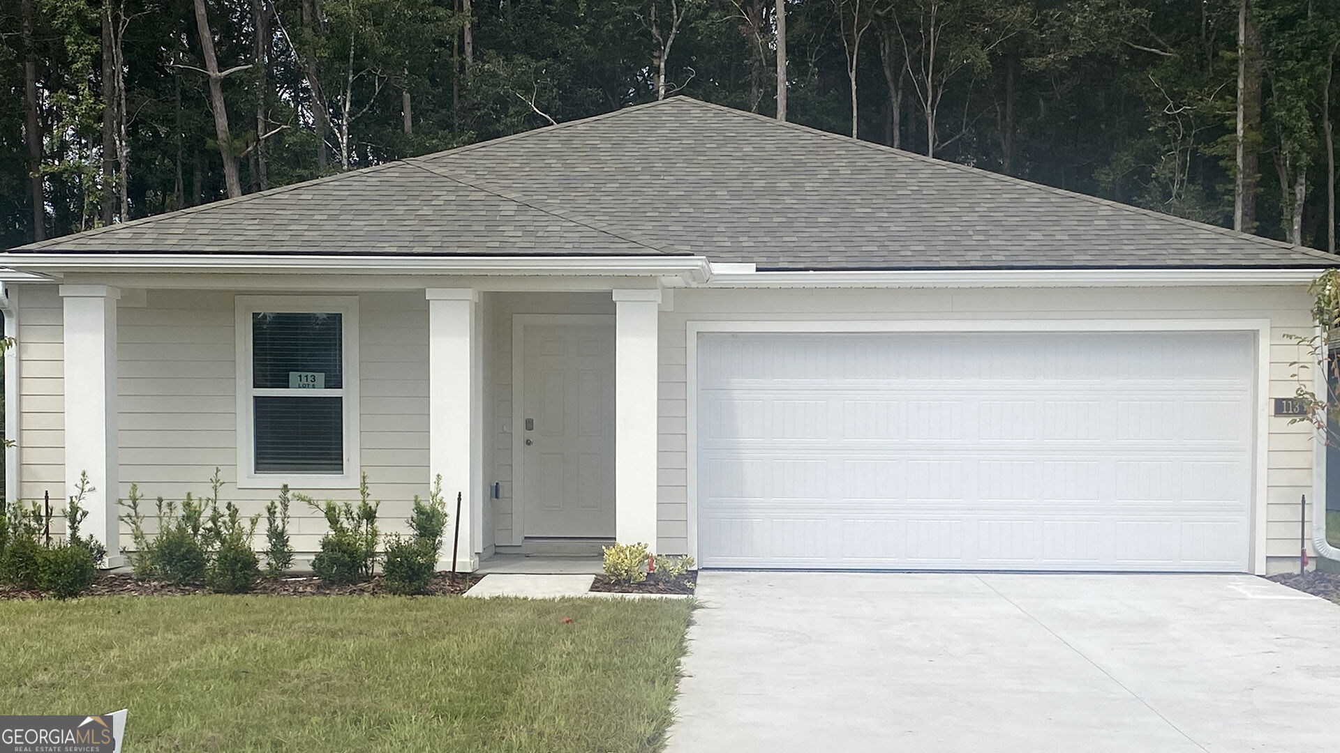 113 Red Oak Court Property Photo 1