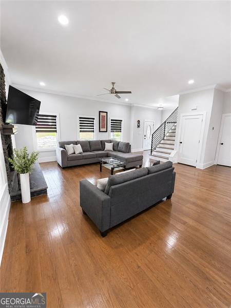 403 Clifton Street Se Property Photo 4