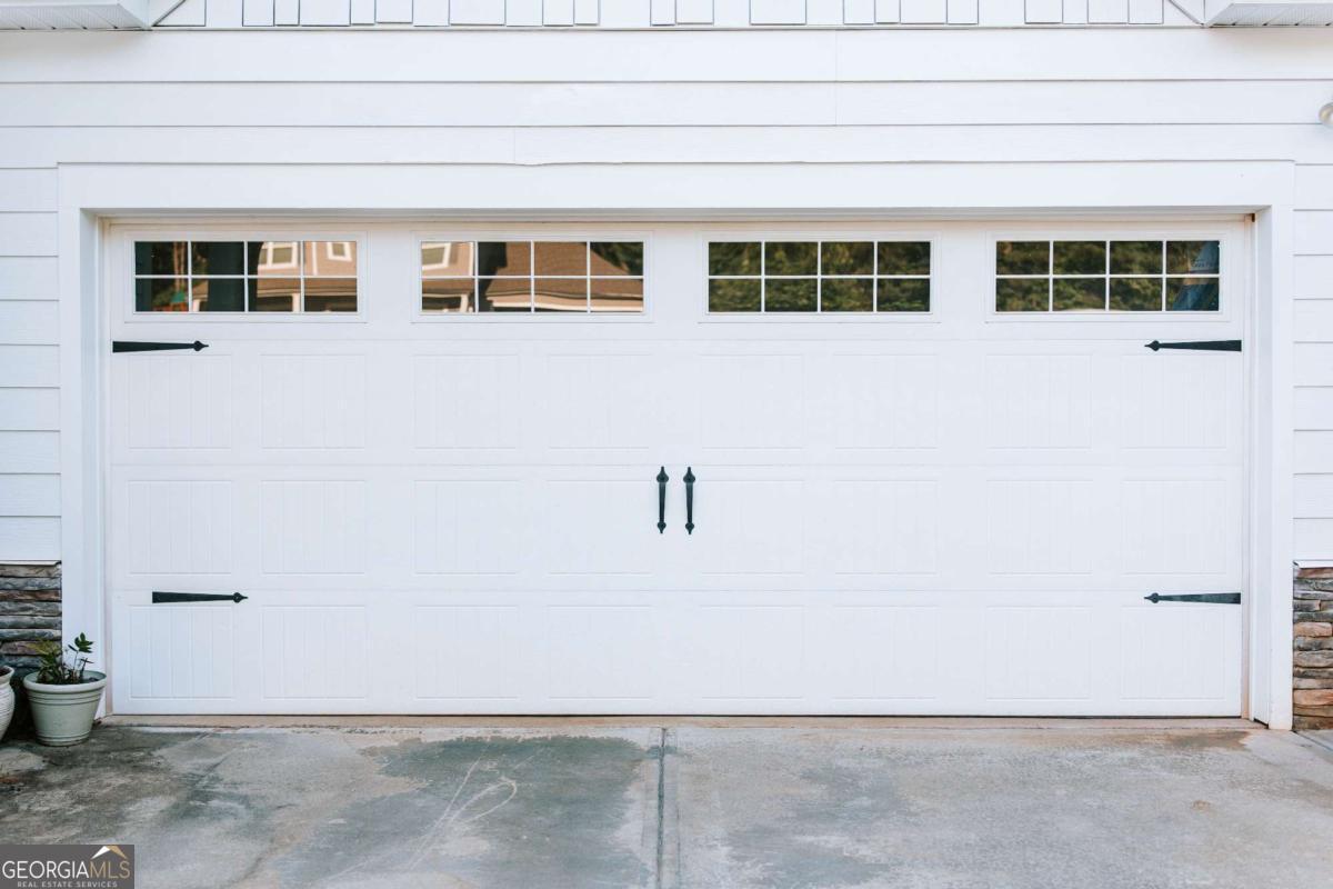 20 Woodbury Lane Property Photo 9