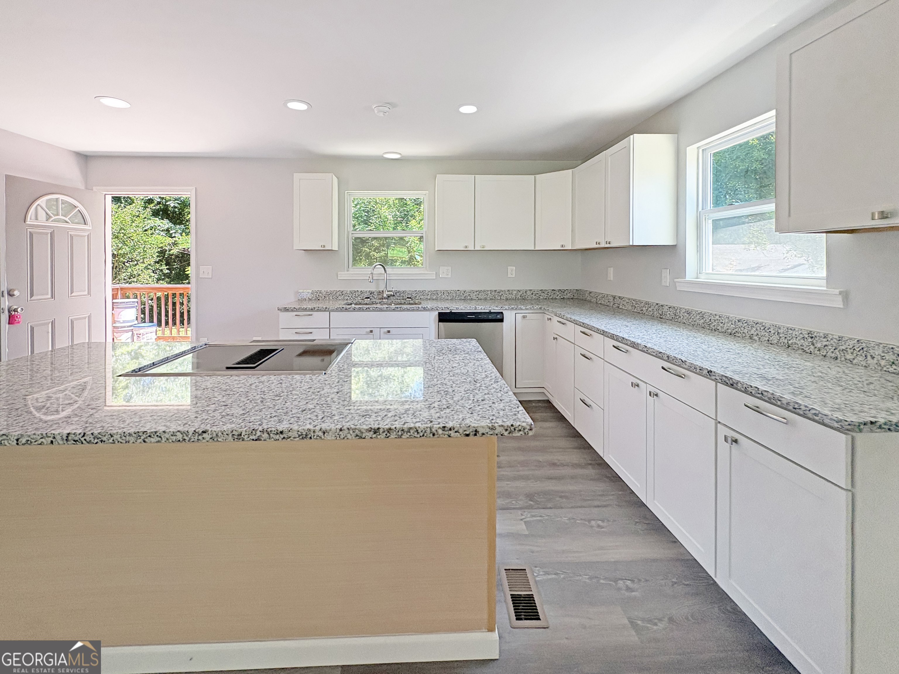 24 George Street Property Photo 8