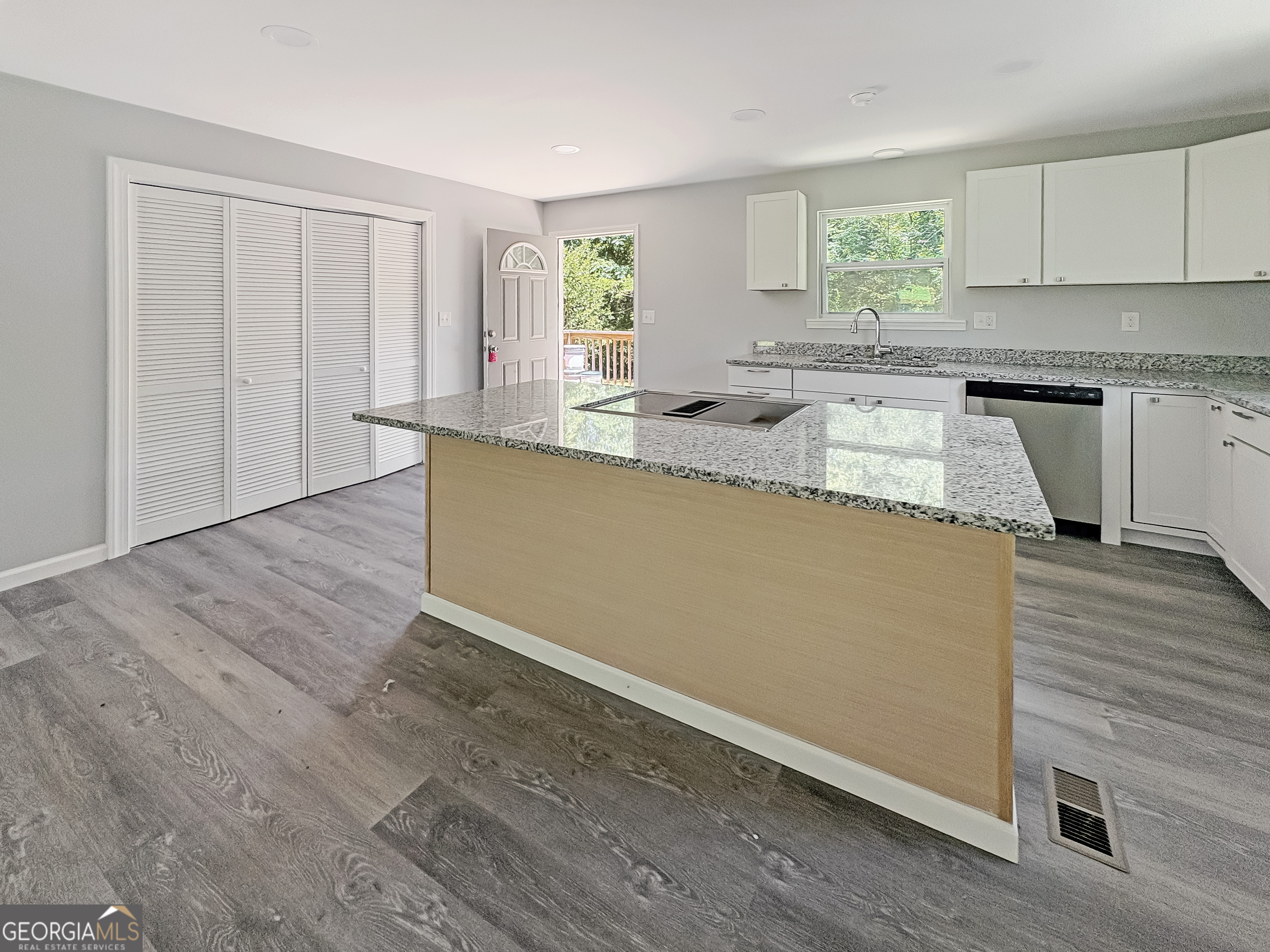 24 George Street Property Photo 9